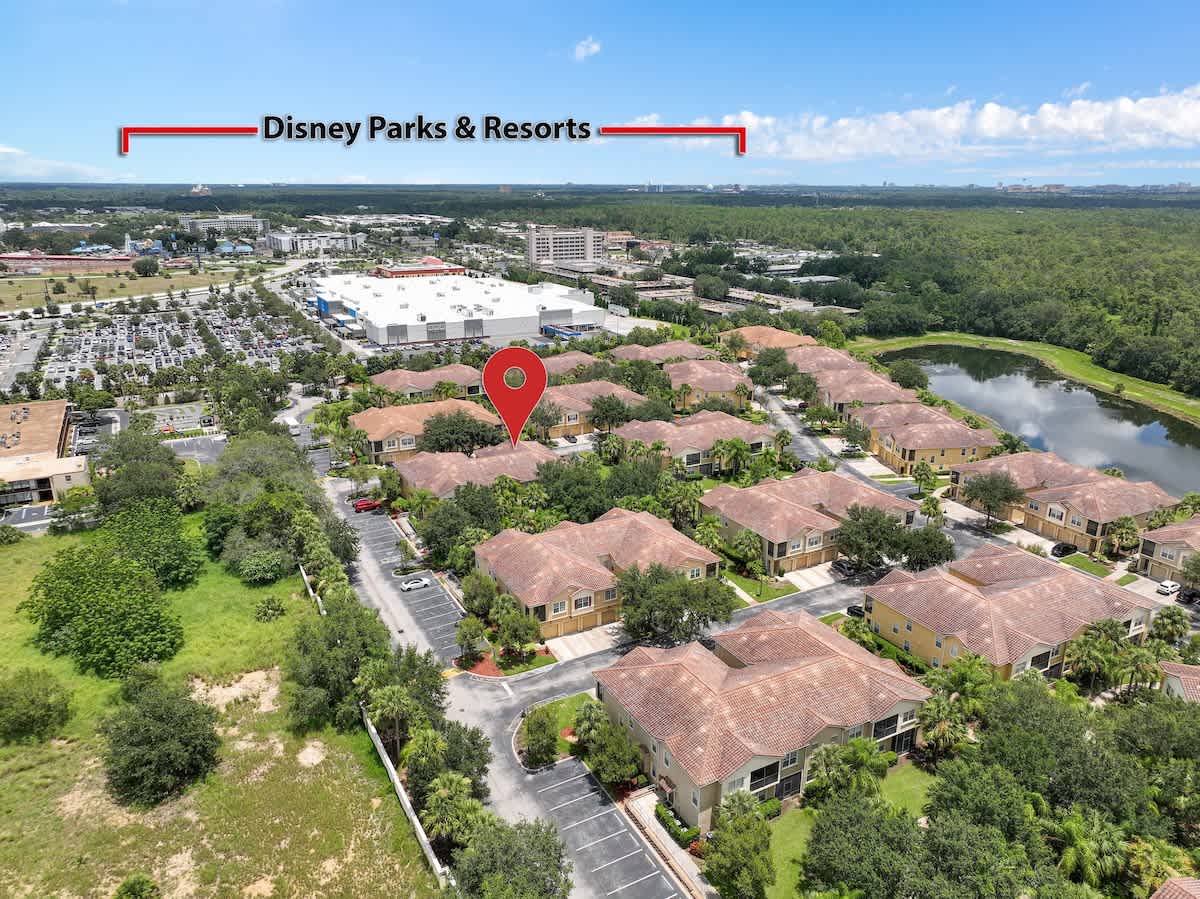 3BR Home 1.5 mi to Disney | Lagoon Pool, Spa & Gym - Image 9