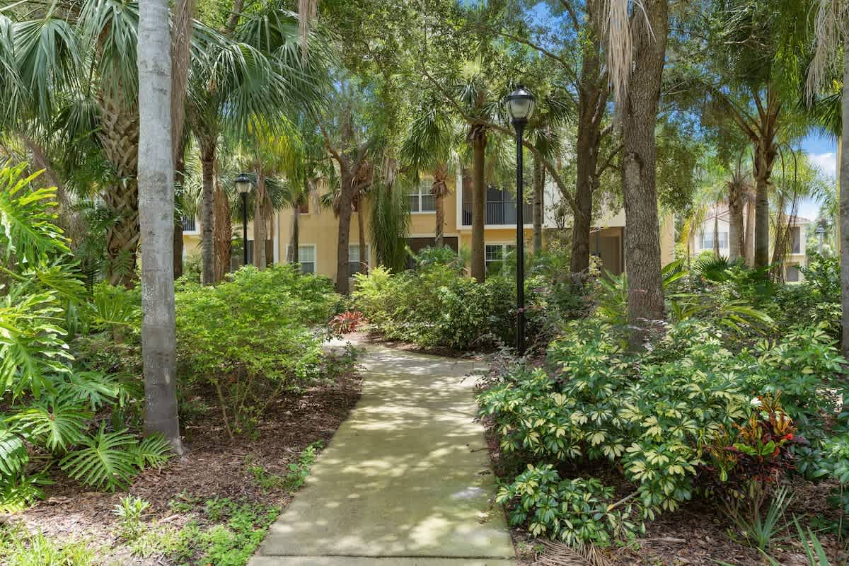 3BR Home 1.5 mi to Disney | Lagoon Pool, Spa & Gym - Image 12