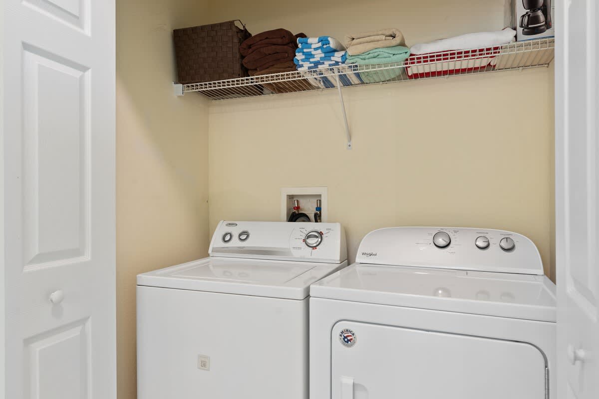 3BR Home 1.5 mi to Disney | Lagoon Pool, Spa & Gym - Image 13