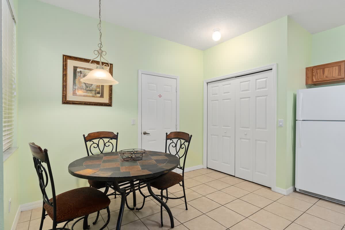 3BR Home 1.5 mi to Disney | Lagoon Pool, Spa & Gym - Image 14