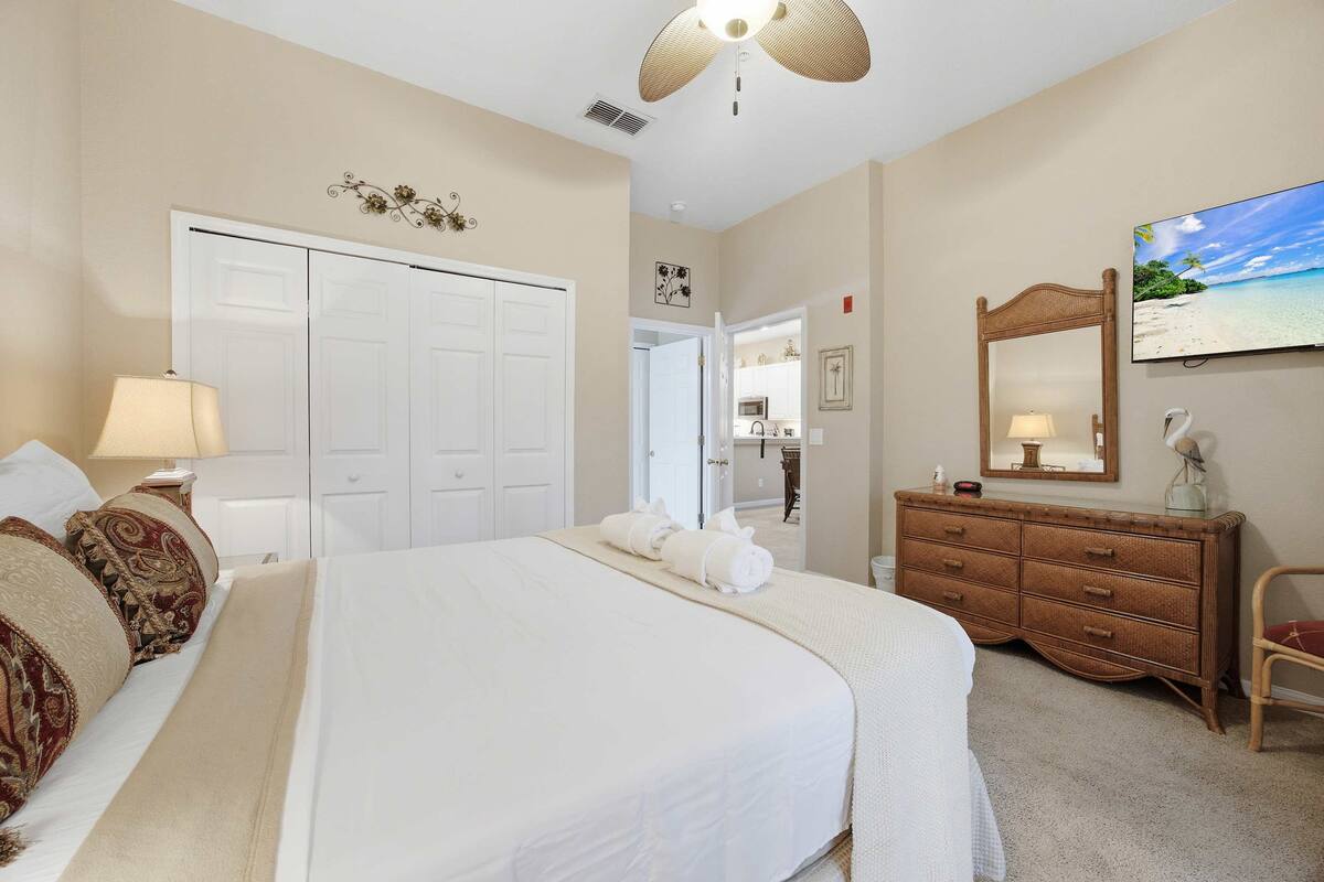Cozy Poolside Retreat Gated Resort 2BR/2BA - Image 9