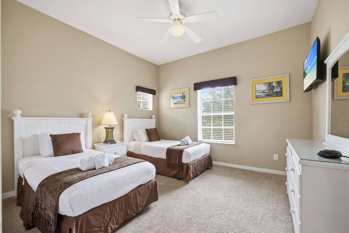 Cozy Poolside Retreat Gated Resort 2BR/2BA - Image 10
