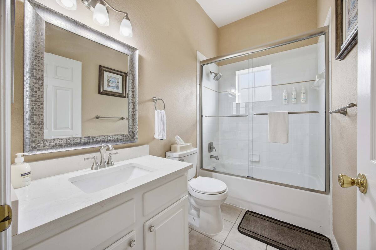 Cozy Poolside Retreat Gated Resort 2BR/2BA - Image 14