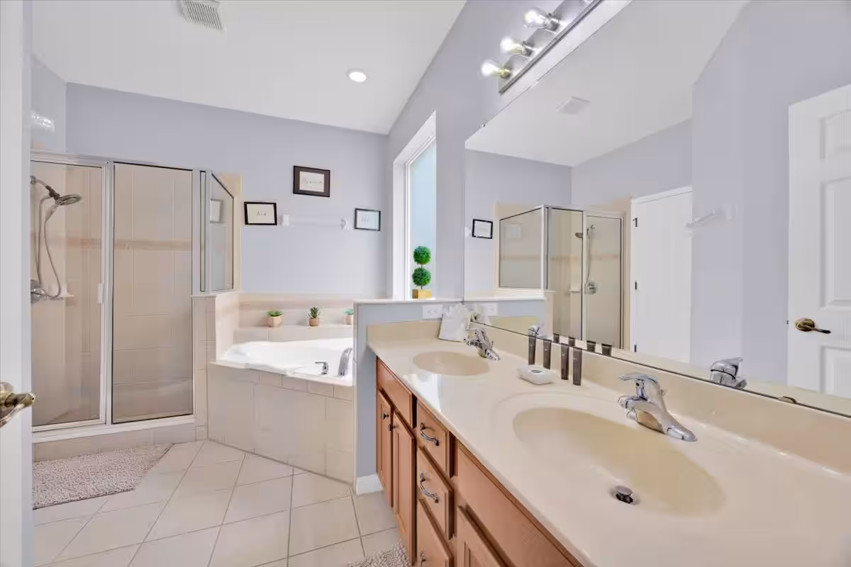 6 Bedroom / 4.5 Bath – Majestic - Image 10