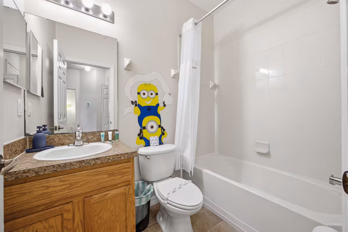 Oakwater Magic Stay Luxury 3BR Retreat - Image 6