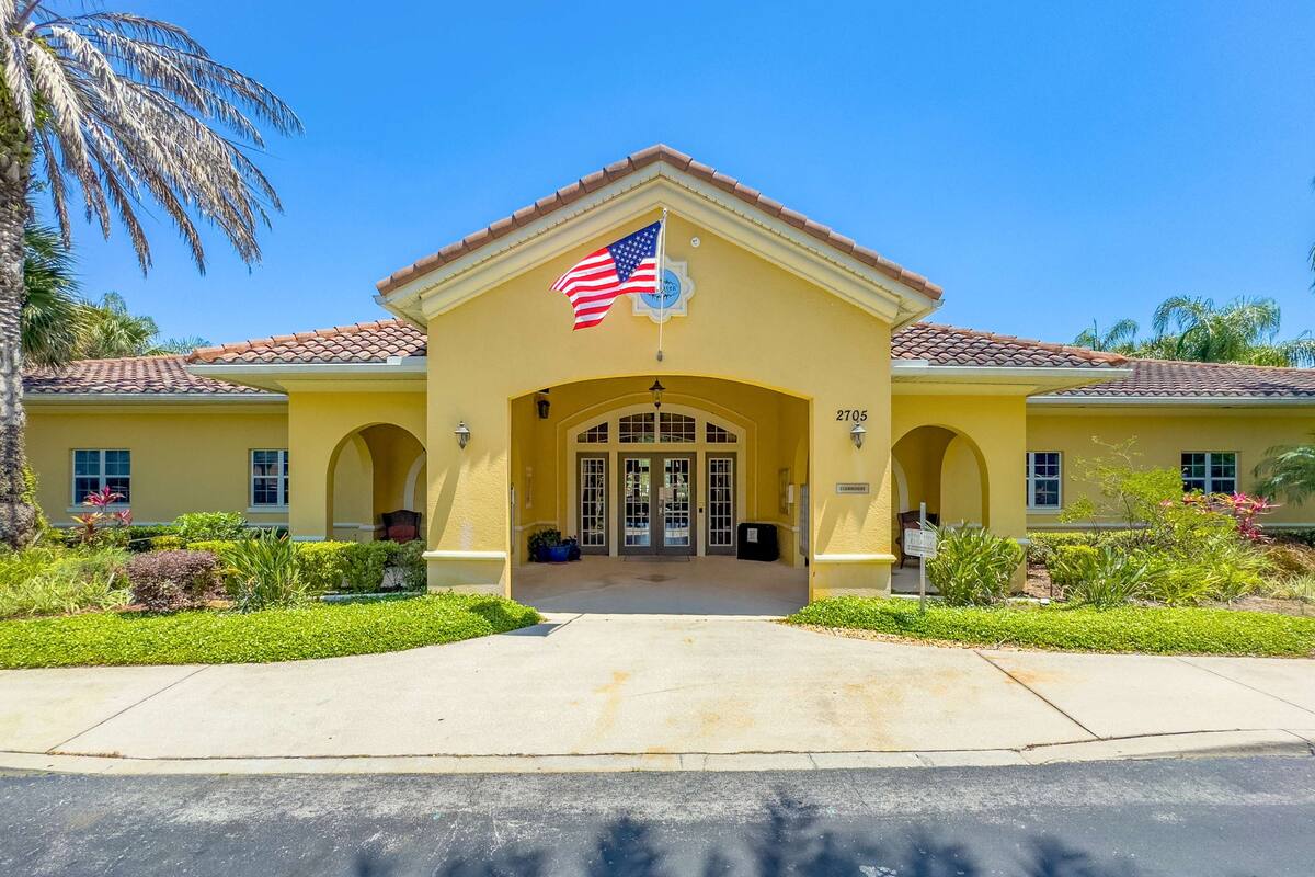 Oakwater Magic Stay Luxury 3BR Retreat - Image 26