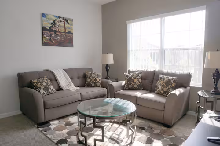 Sunshine Stay Near Disney | 2BR | Walk to Pool - Image 2