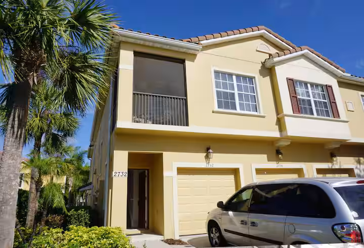 Sunshine Stay Near Disney | 2BR | Walk to Pool - Image 3