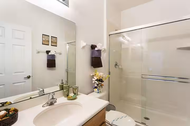 Sunshine Stay Near Disney | 2BR | Walk to Pool - Image 5
