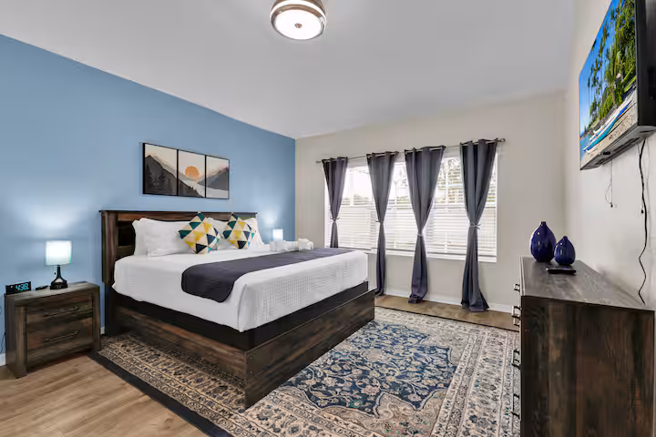 Gorgeous Family Home w/ Game Room - Image 2