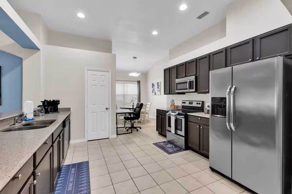 Gorgeous Family Home w/ Game Room - Image 14