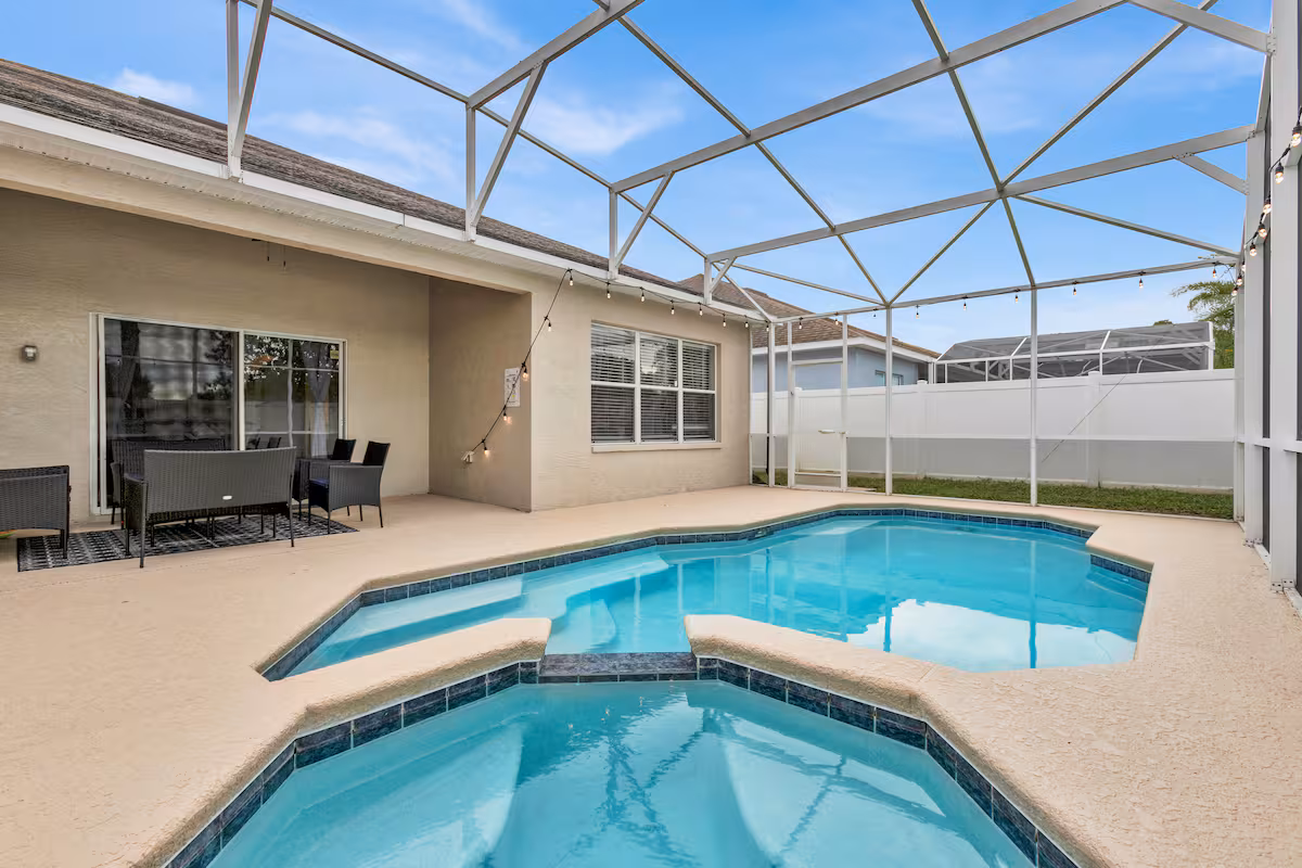 Gorgeous Family Home w/ Game Room - Image 24