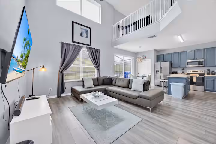 6 Bedroom / 4.5 Bath – Majestic - Image 2