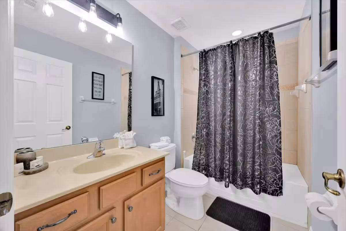 6 Bedroom / 4.5 Bath – Majestic - Image 25